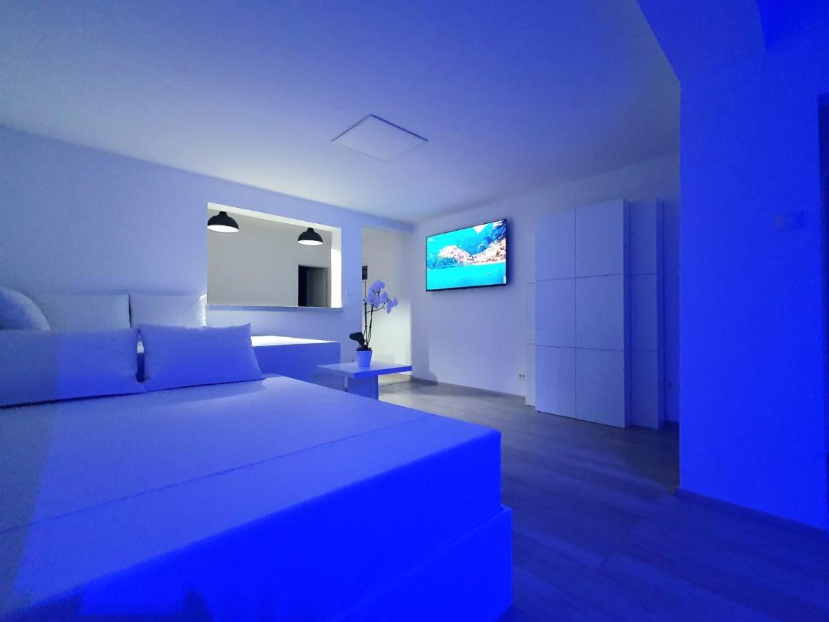 Penthouse Jacuzzi & Pool Apartmants Opatija Exterior photo