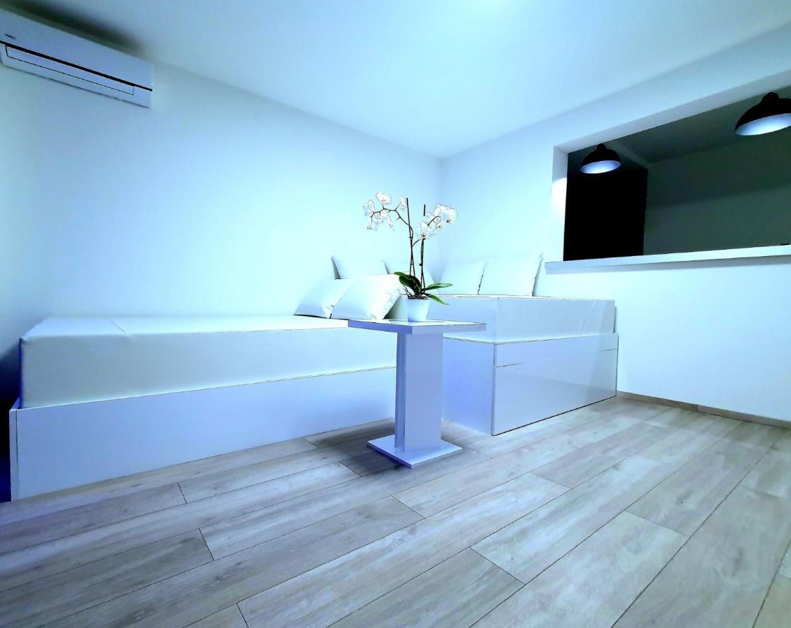 Penthouse Jacuzzi & Pool Apartmants Opatija Exterior photo