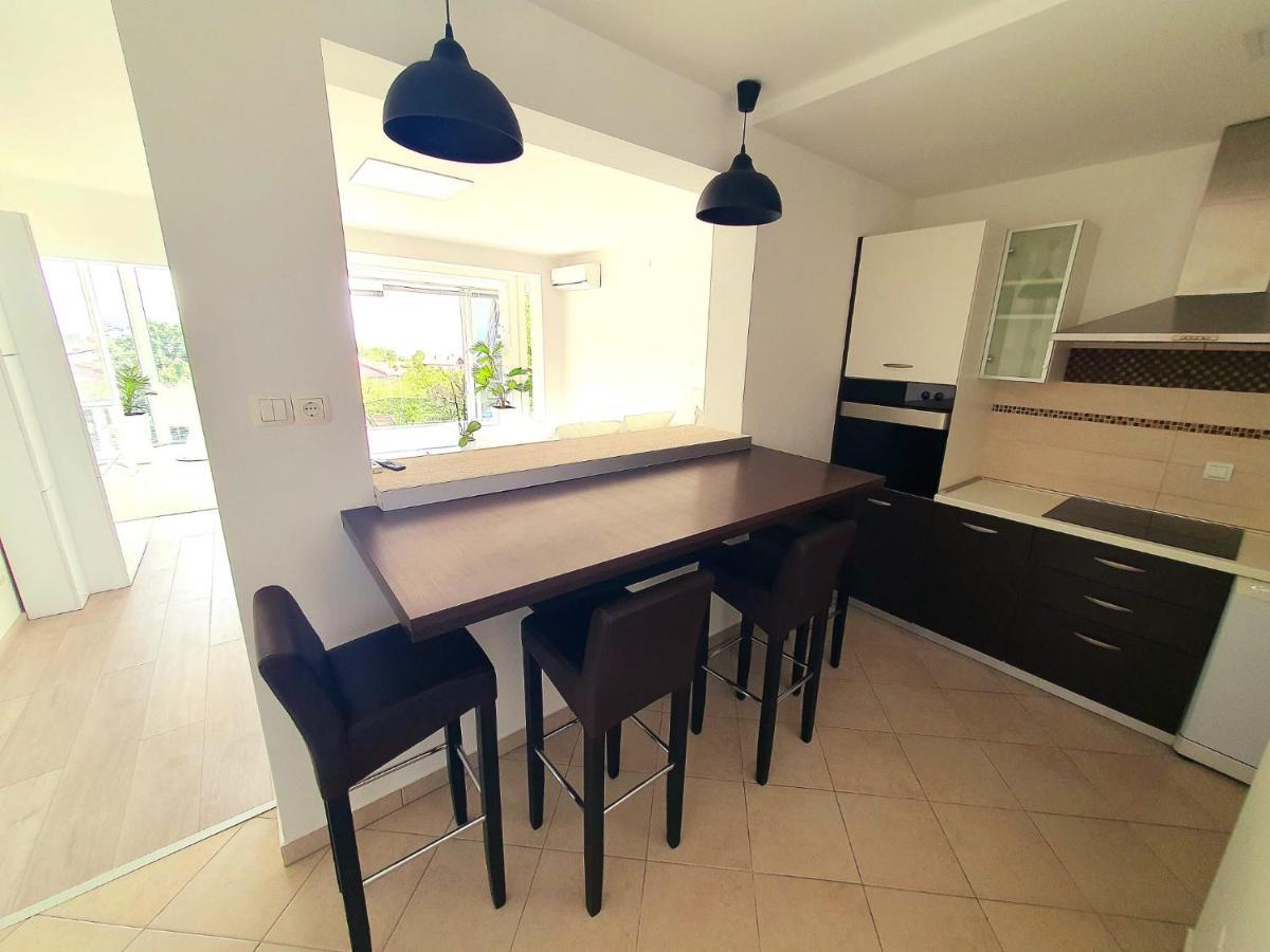 Penthouse Jacuzzi & Pool Apartmants Opatija Exterior photo