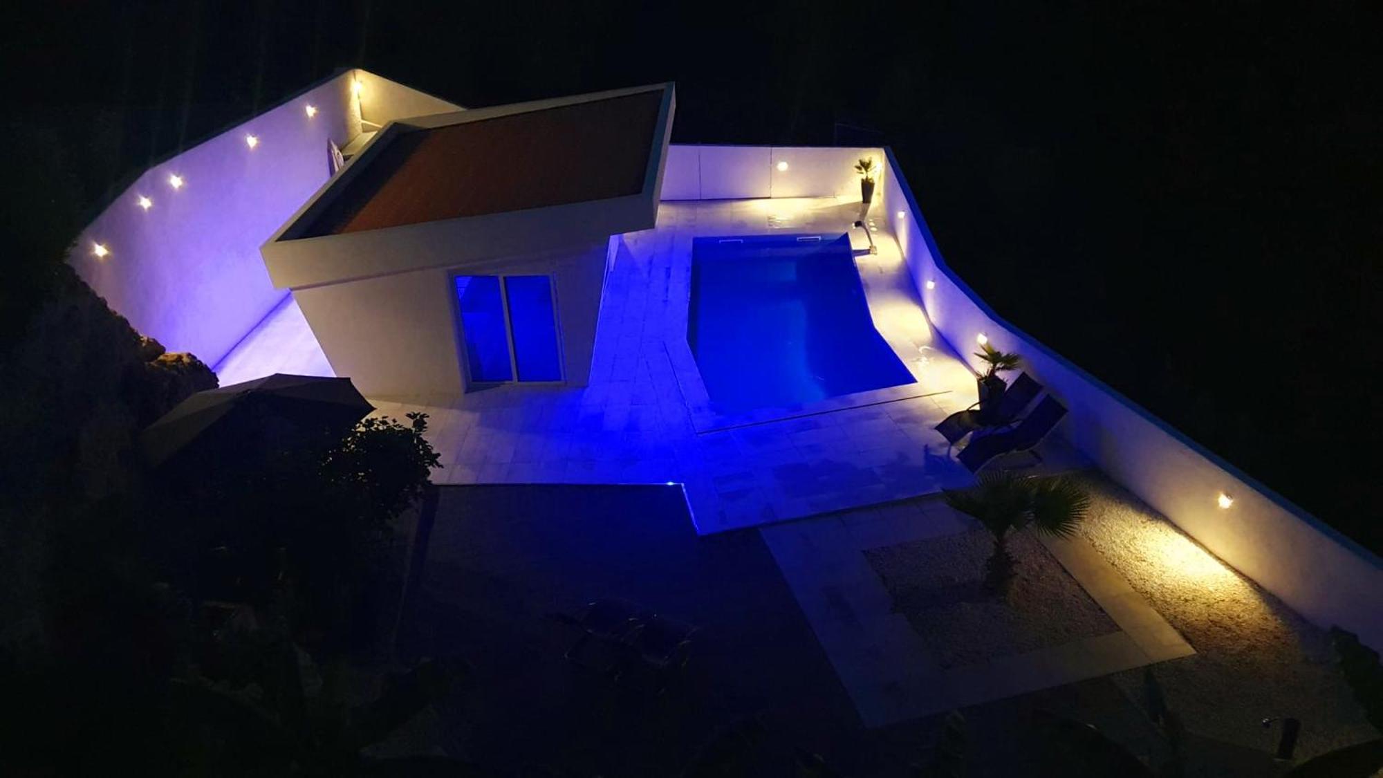 Penthouse Jacuzzi & Pool Apartmants Opatija Exterior photo